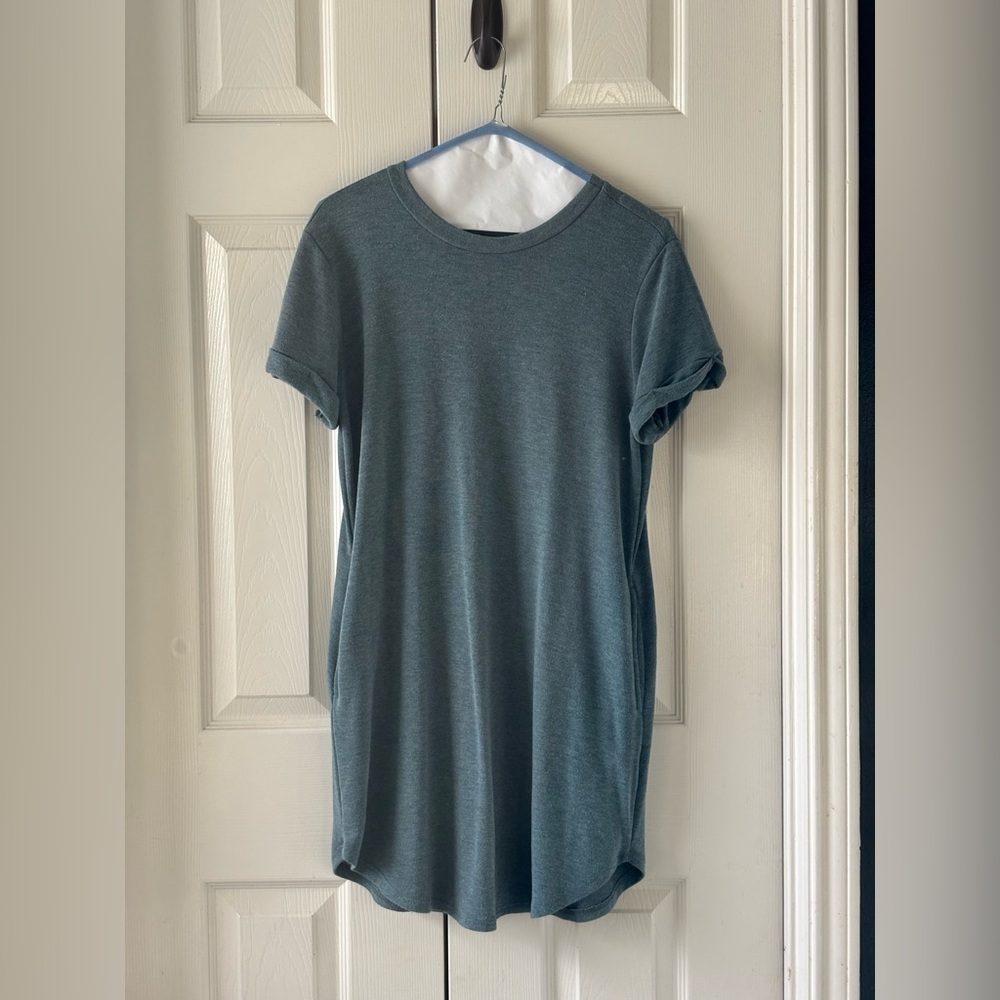 Story roll sleeve cotton t shirt dress